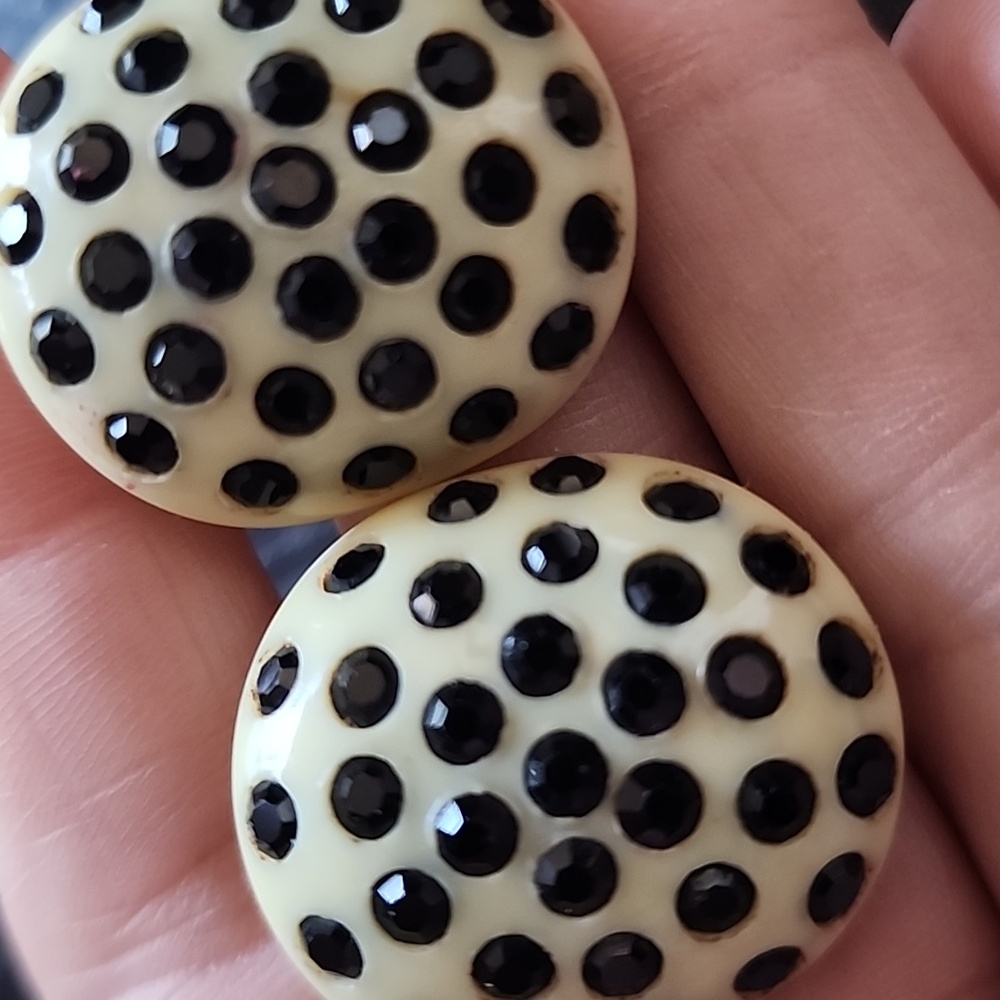 VTG WEISS Black and Cream Polka Dot Clip Earrings - Picture 3 of 9